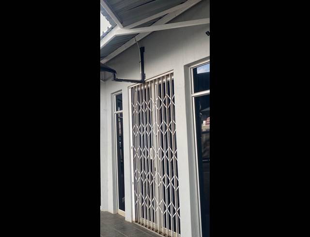 130M² OFFICE TO LET IN RUSTENBURG CENTRAL